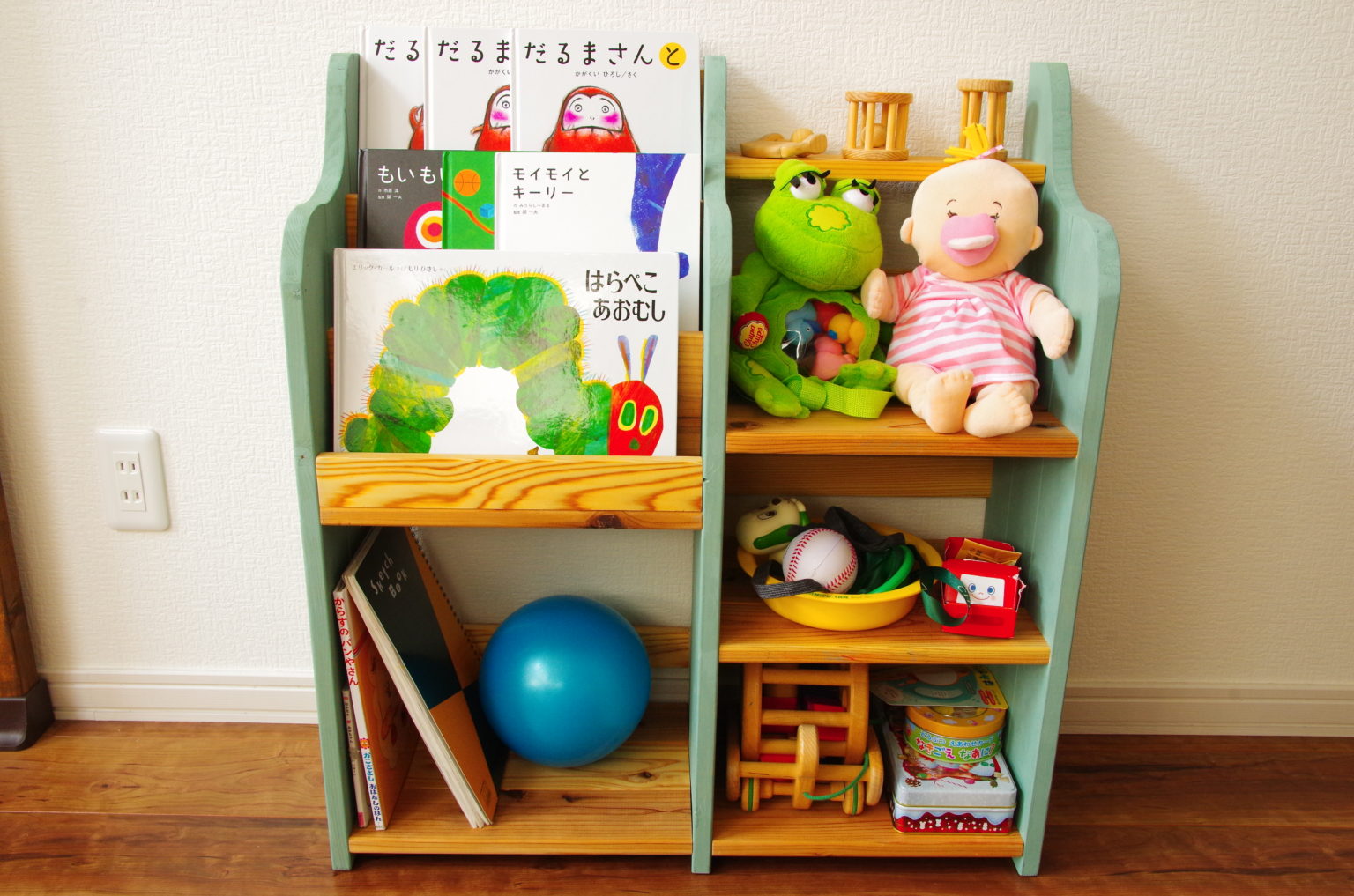 [DIY]1×4材を使った子供の絵本棚兼おもちゃの収納棚の作り方[バターミルクペイント] とーちゃんのメモブログ